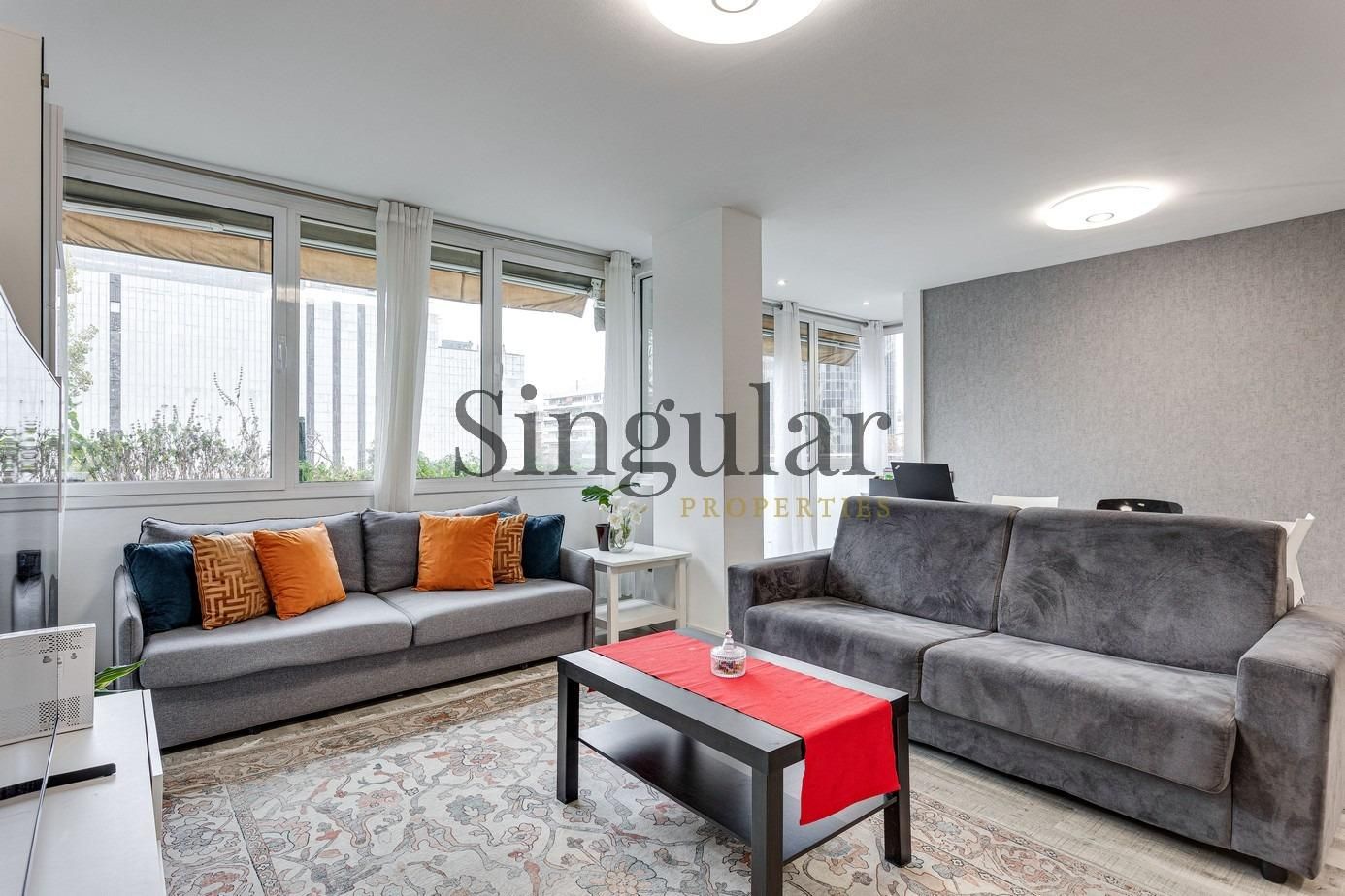 Living room of Flat for sale in  Barcelona Capital  with Air Conditioner