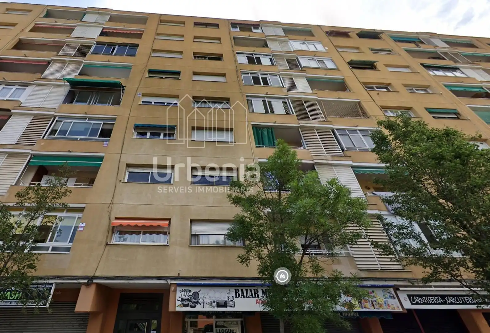 Piso con ascensor en venta en Rafael Casanova