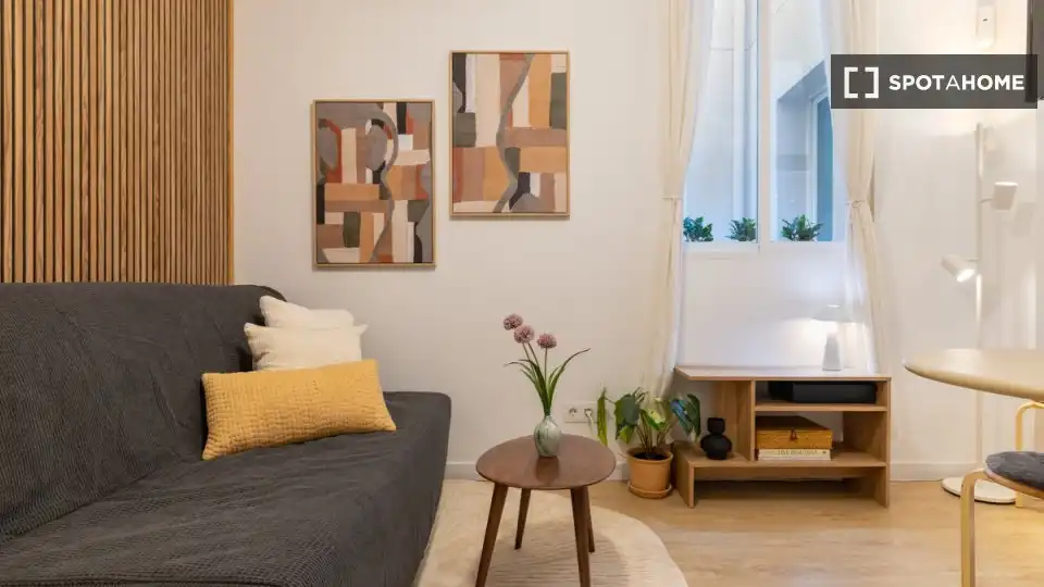 Flat with terrace to rent in Centro