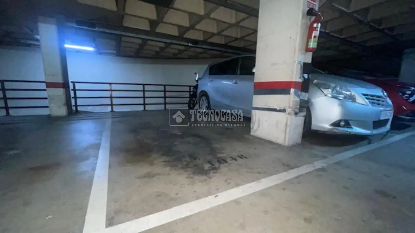Aparcament de Garatge en venda en Sant Adrià de Besòs