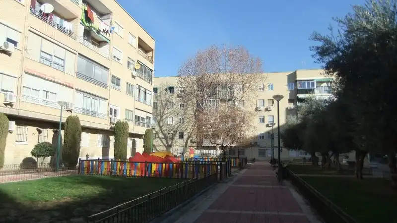 Vista exterior de Piso en venta en Parla