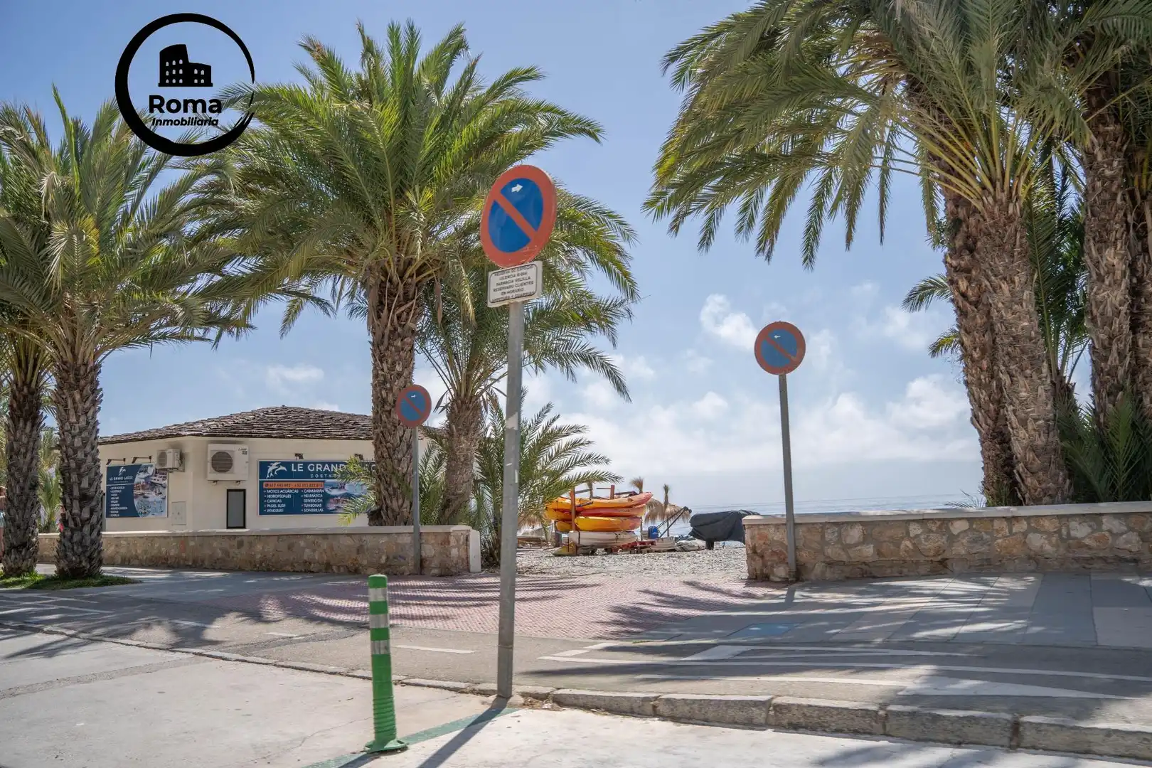 Exterior view of Houses for sale in Almuñécar  with Community pool