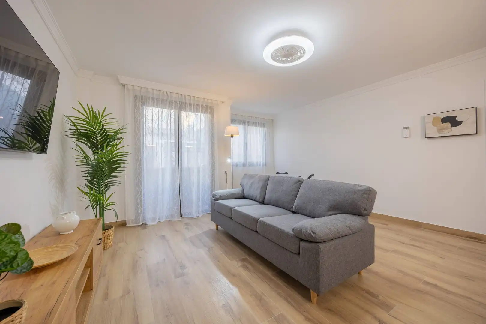 Sala de estar de Piso de alquiler en Las Palmas de Gran Canaria con Amueblado, Balcón y Alarma
