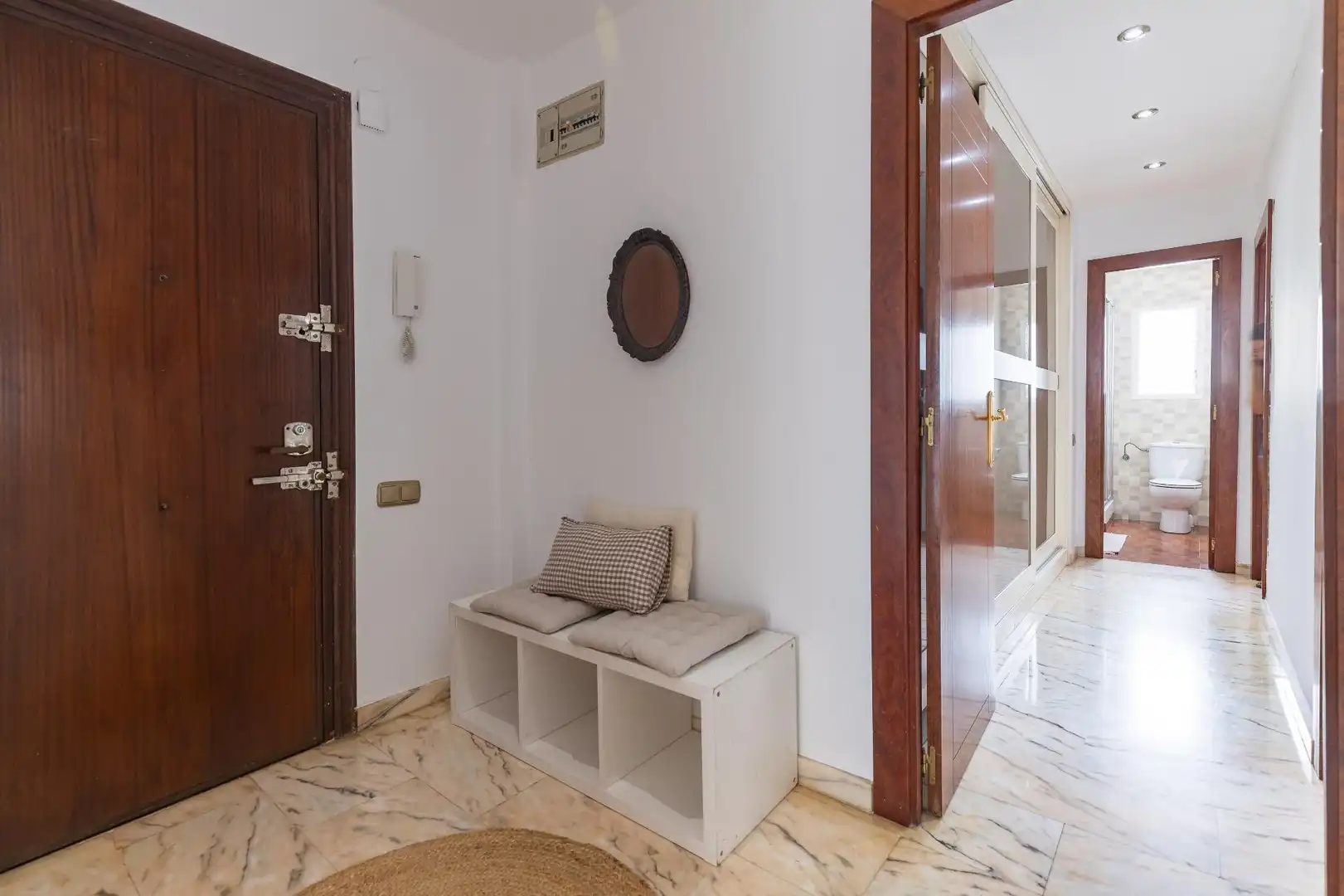Flat for sale in Valencia  with Air Conditioner