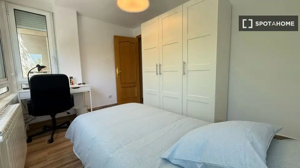 Room in Casco Histórico de Barajas
