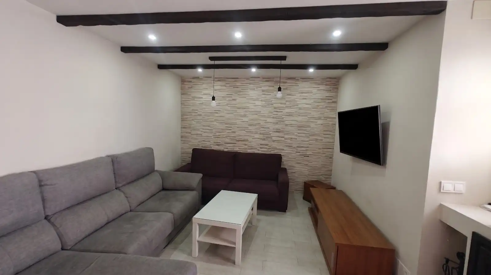 Sala d'estar de Casa adosada en venda en Mollet del Vallès amb Calefacció, Jardí privat i Terrassa