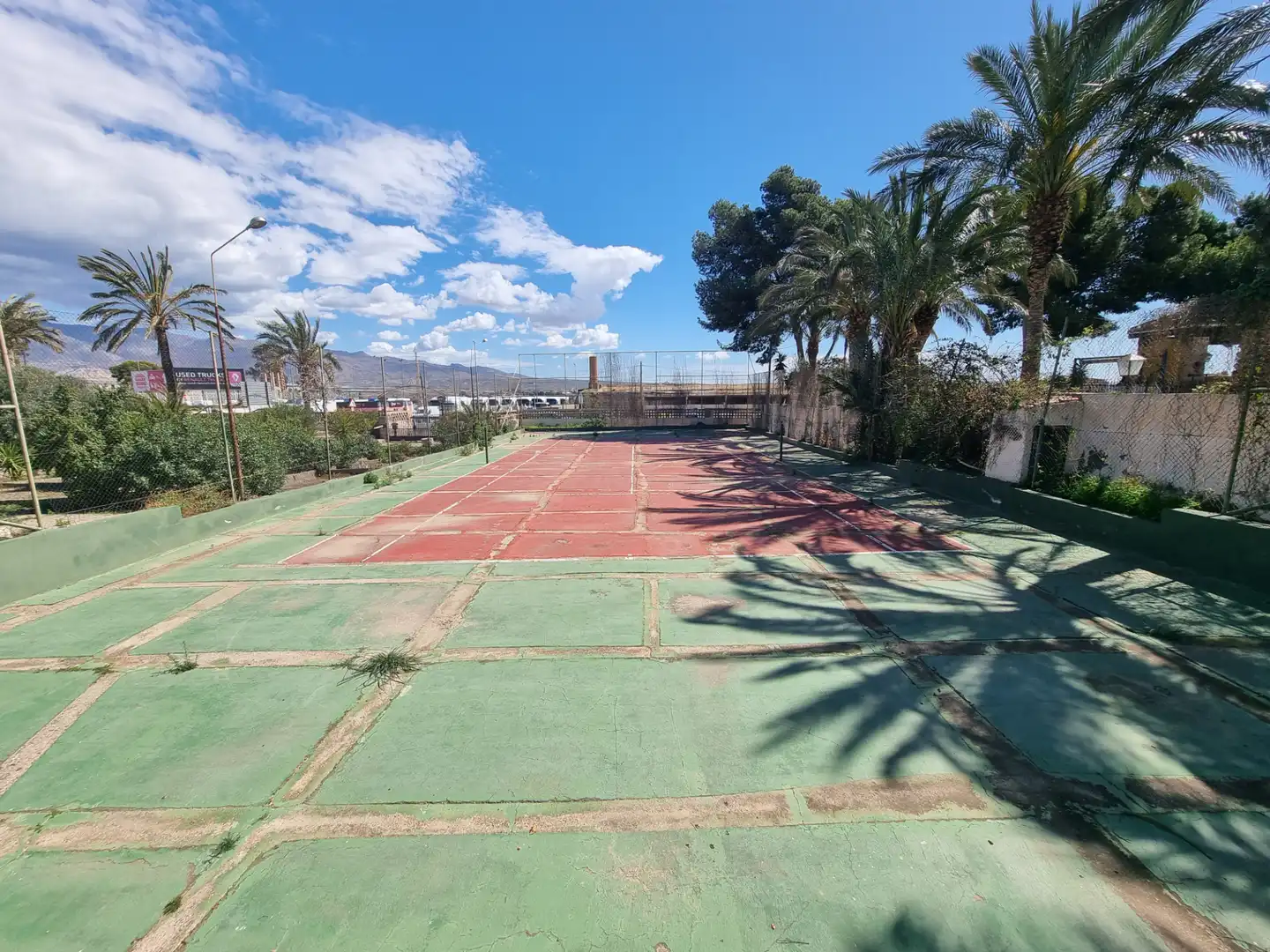 Parking de Terreno industrial en venta en Almería