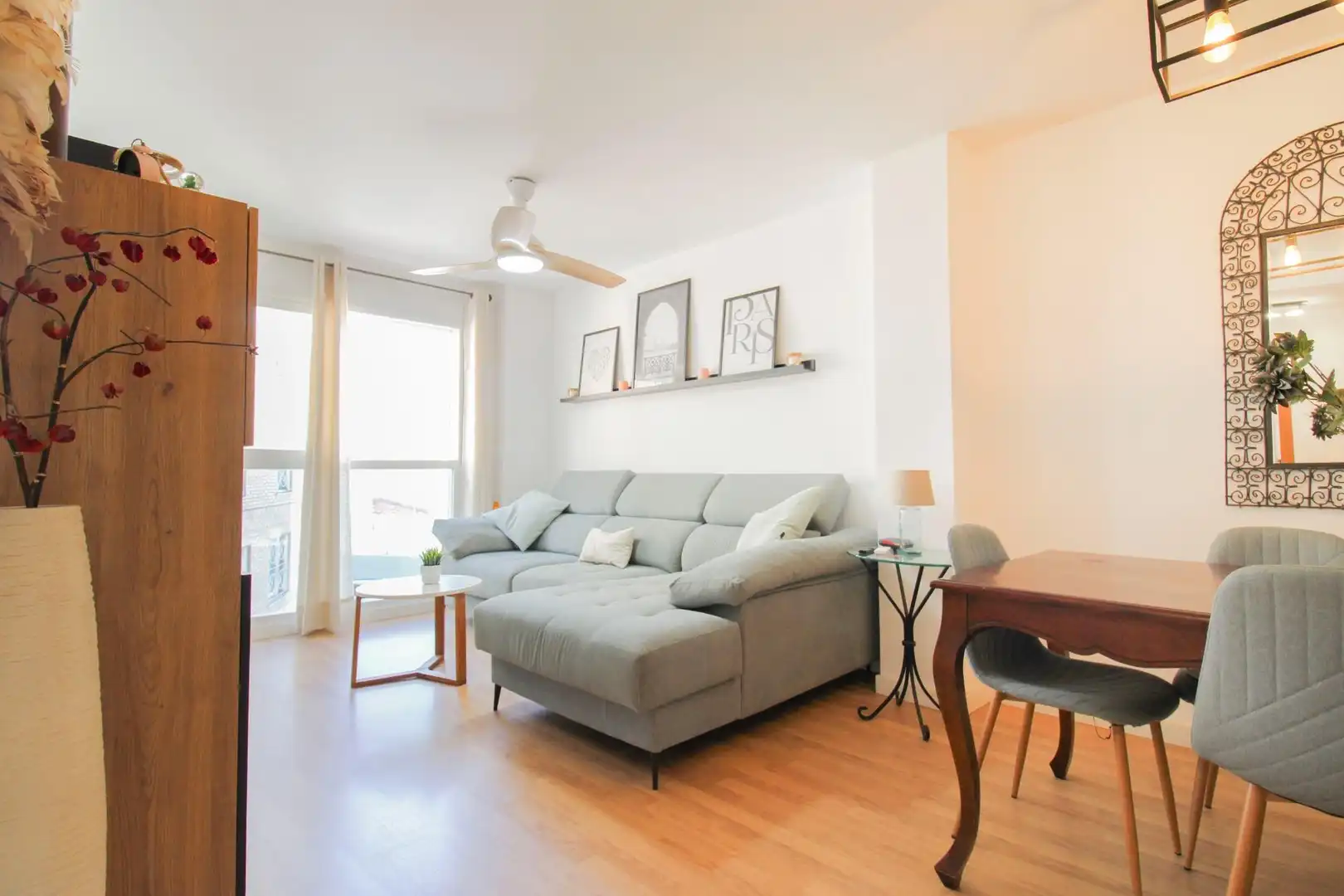 Wohnzimmer von Wohnung zum Verkauf in Benaguasil mit Klimaanlage und Alarm