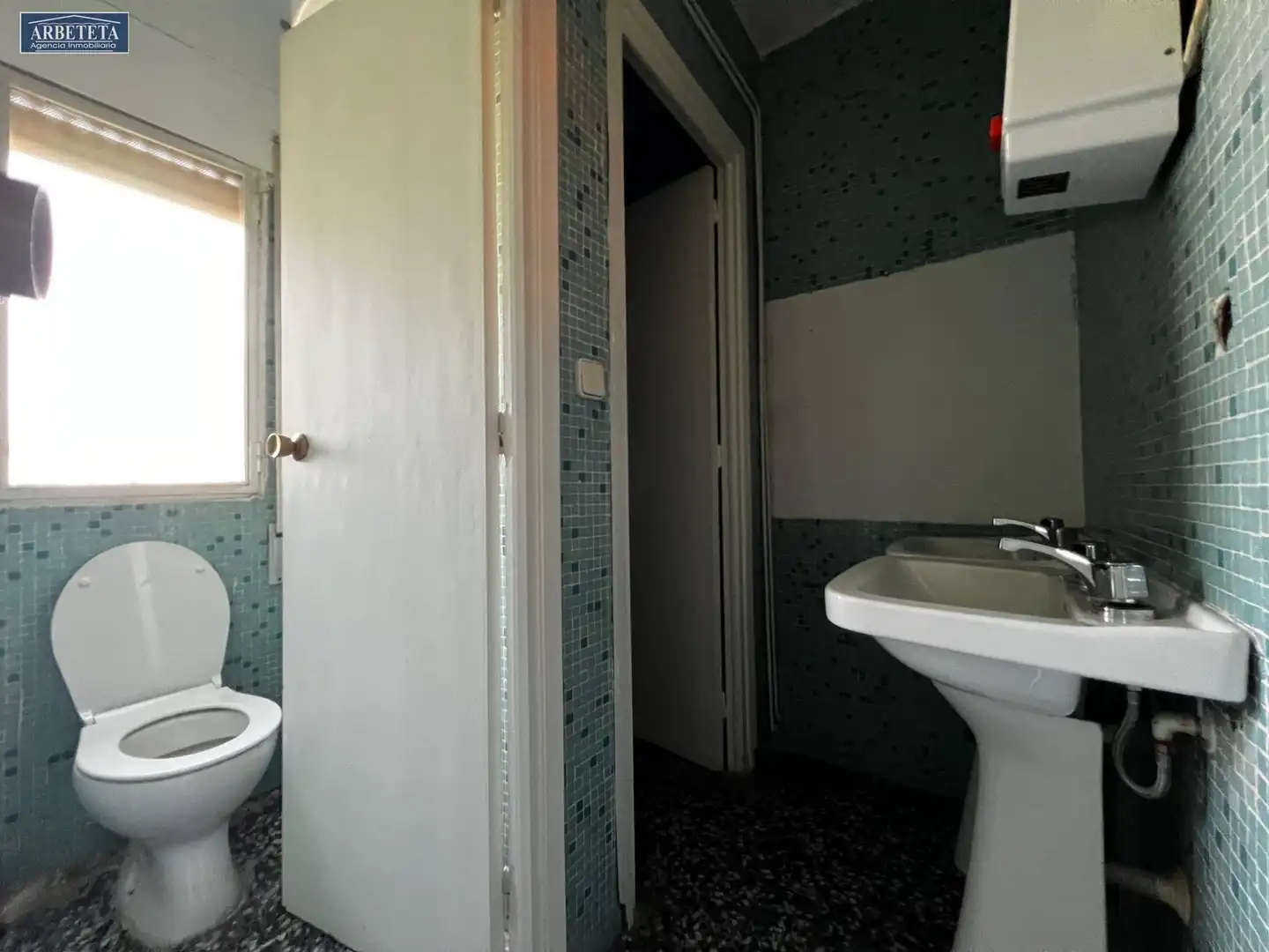 Baño de Oficina de alquiler en Guadalajara con Calefacción