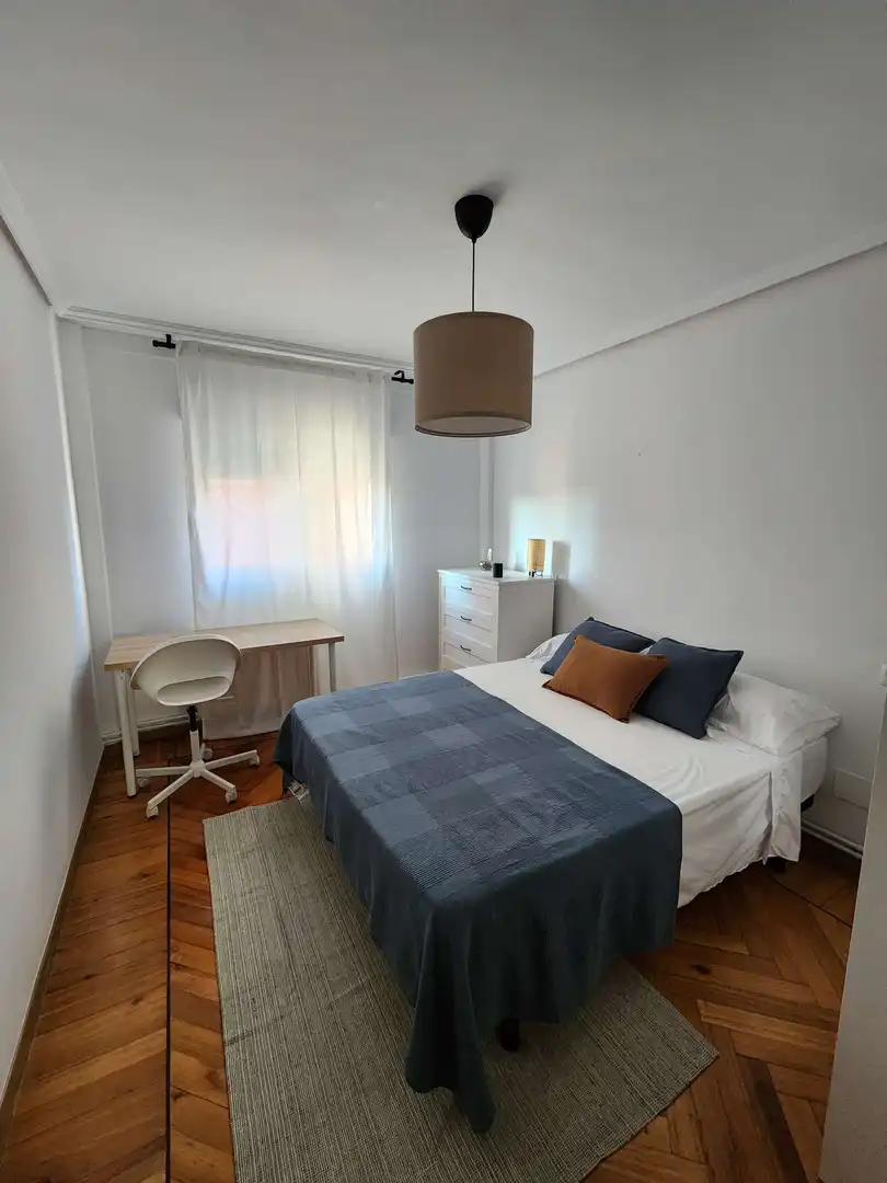 Dormitori de Apartament per a compartir en Santander amb Aire condicionat, Calefacció i Terrassa