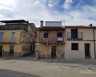 Vista exterior de Casa adosada en venda en Gargüera amb Jardí privat