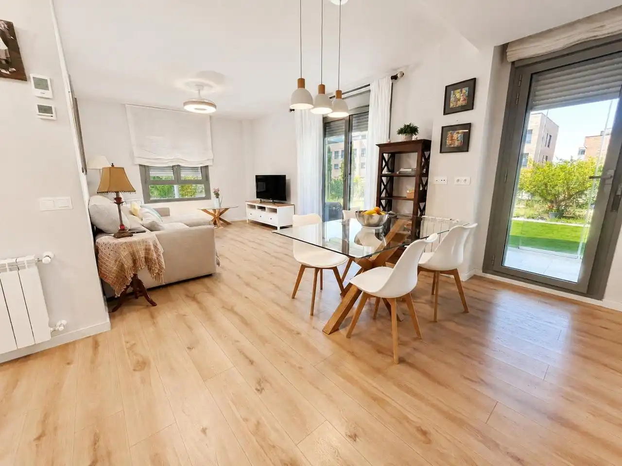Sala de estar de Planta baja en venta en Villalbilla con Calefacción, Jardín privado y Terraza