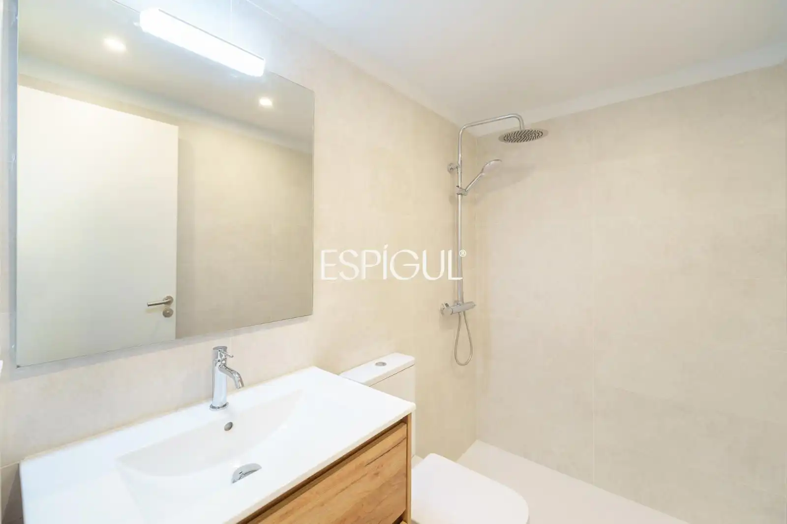 Baño de Casa adosada en venta en Sant Andreu de Llavaneres con Calefacción, Terraza y Trastero
