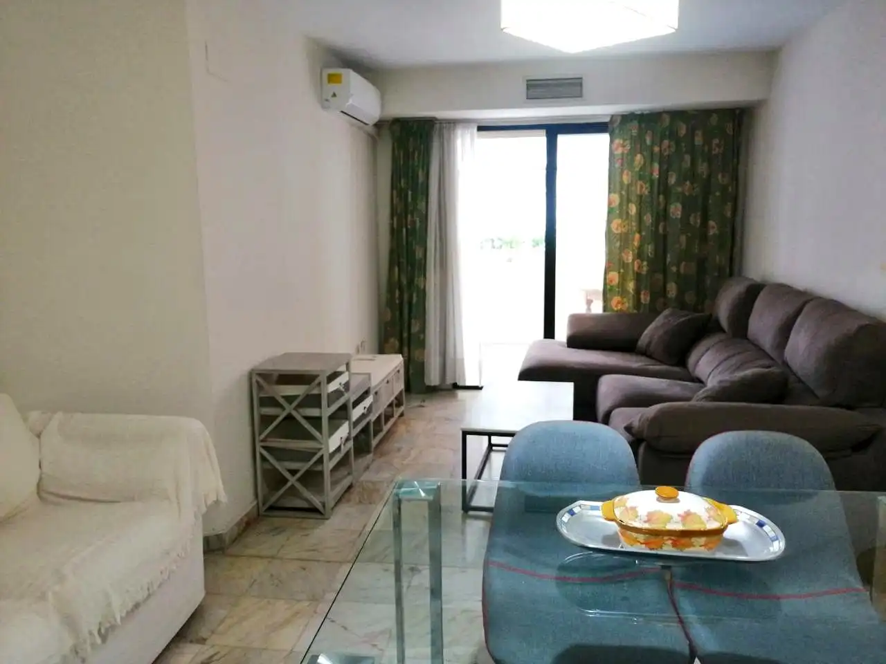 Wohnzimmer von Wohnung zur Miete in Cáceres mit Klimaanlage, Terrasse und Möbliert