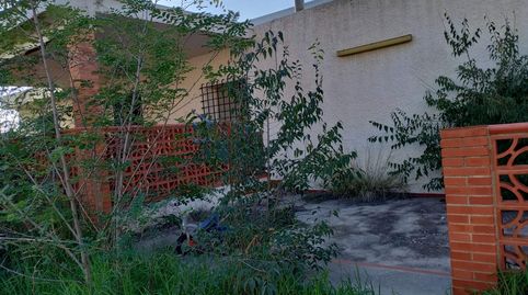 SE VENDE CHALET CON PISCINA