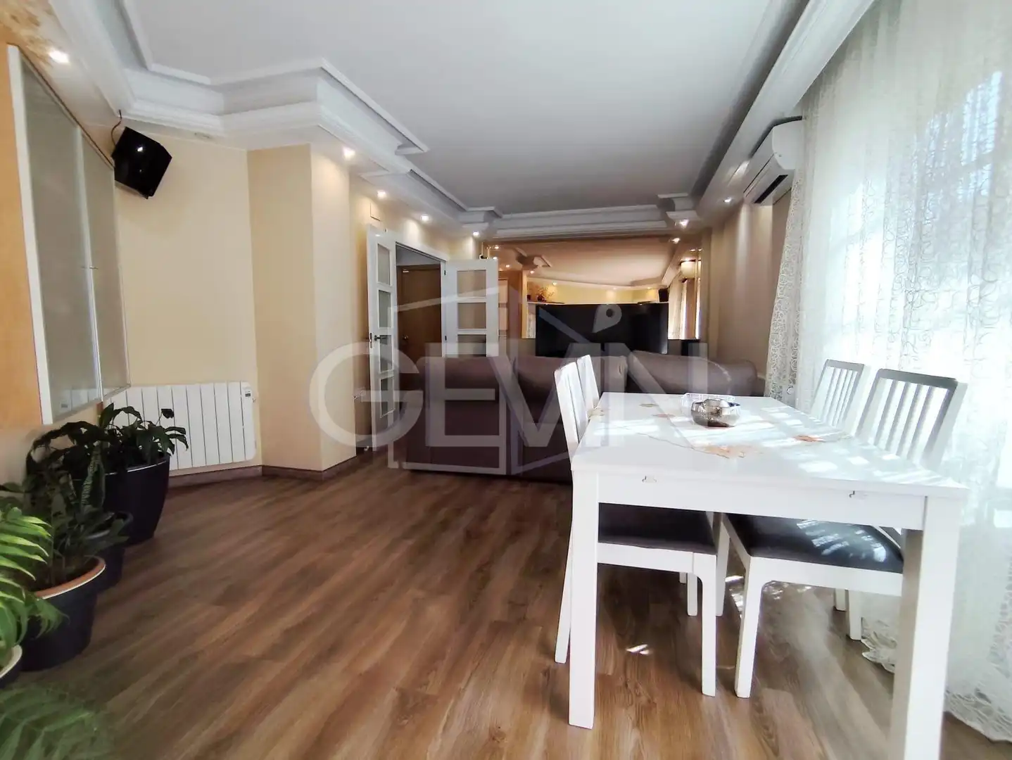 Comedor de Piso en venta en Santa Perpètua de Mogoda con Aire acondicionado, Calefacción y Parquet