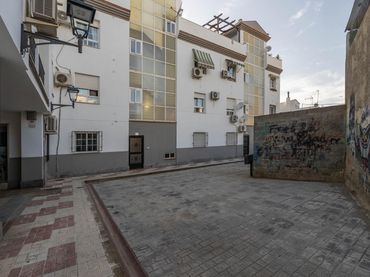 Penthouse with balcony for sale in Calle GENERALIFE
