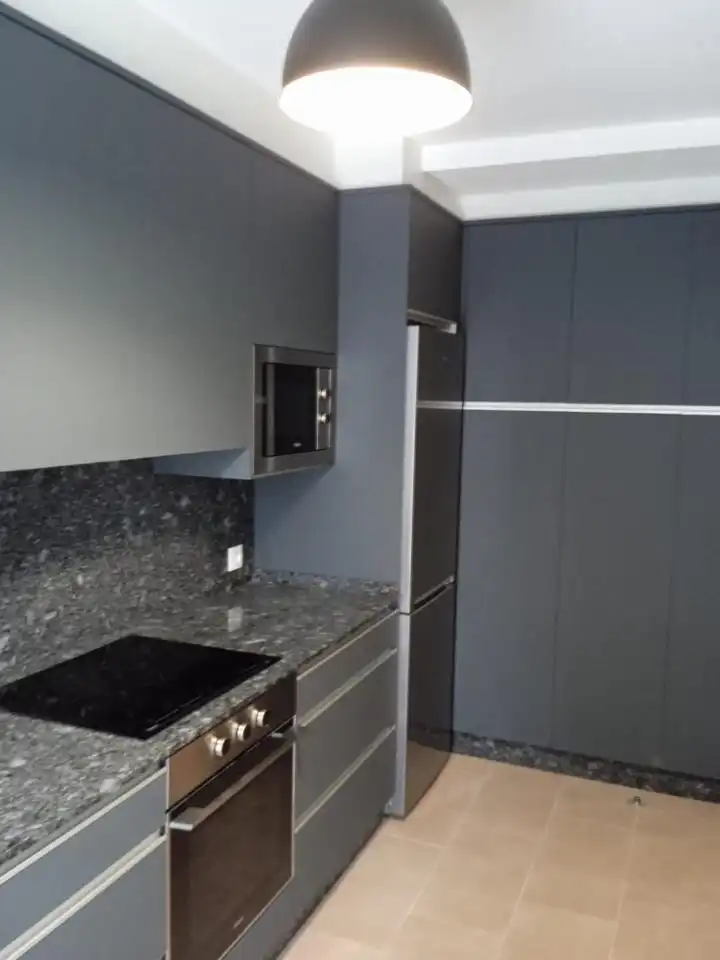 Cocina de Piso de alquiler en Santiago de Compostela  con Calefacción, Terraza y Amueblado