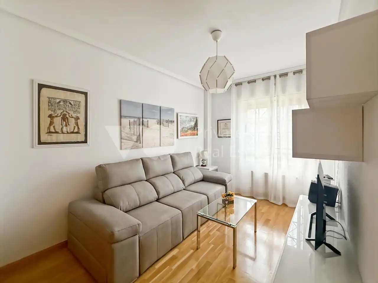 Sala d'estar de Casa adosada en venda en Majadahonda amb Aire condicionat, Calefacció i Jardí privat