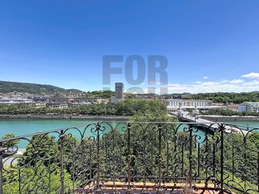 Duplex with lift for sale in Calle DE PRIM