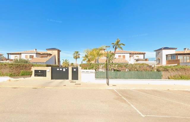 Casa-chalet en Venta en Avenida la Giralda, 1 en Lomas del Mar