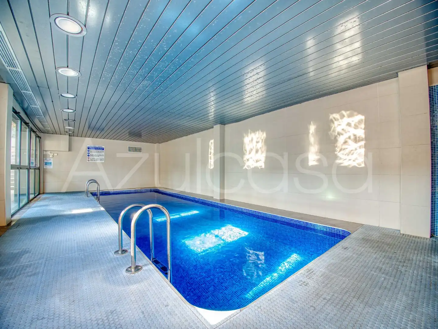 Schwimmbecken von Wohnung zum Verkauf in El Campello mit Klimaanlage, Privatgarten und Parkett