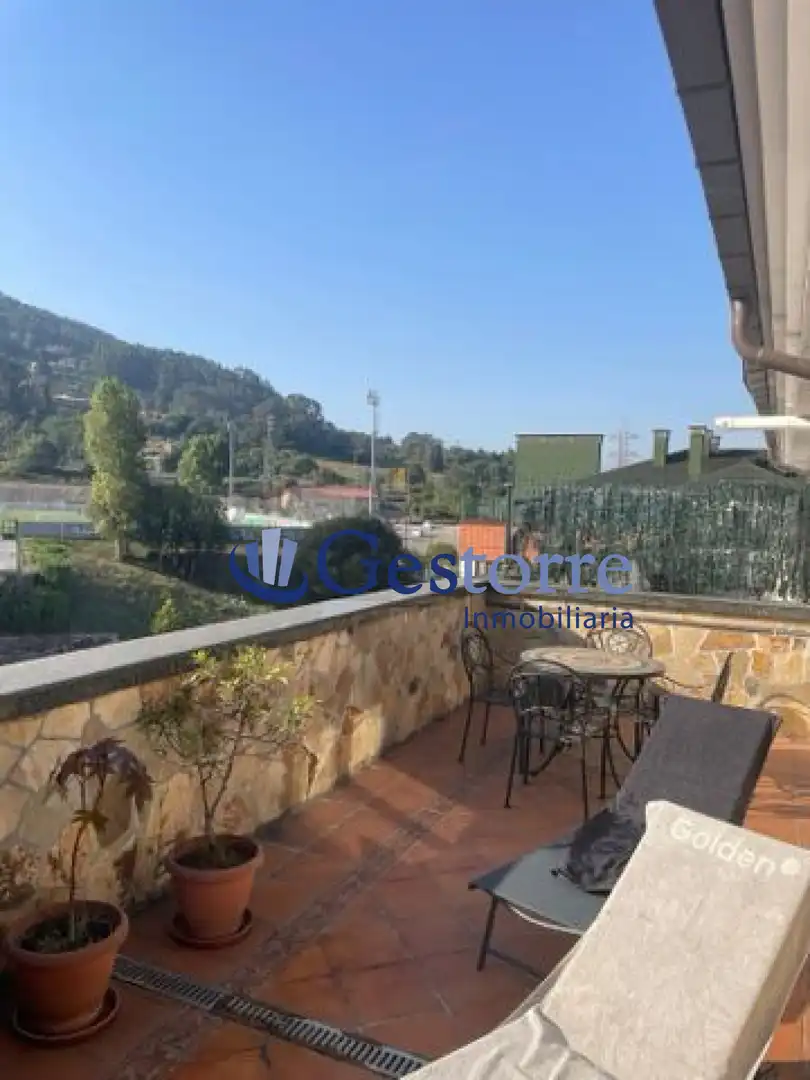 Terrassa de Àtic de lloguer en Oviedo  amb Calefacció i Terrassa