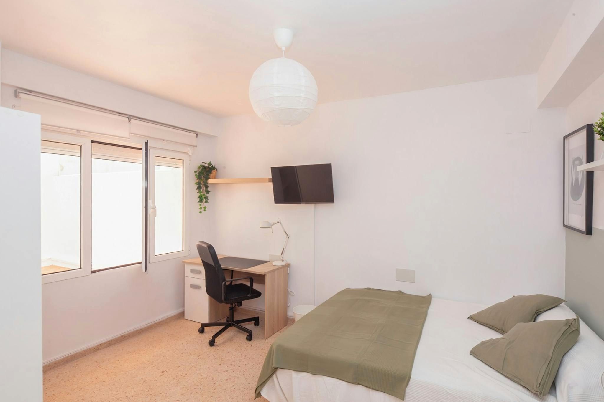 Dormitori de Pis per a compartir en  Valencia Capital amb Jardí privat, Moblat i Rentadora