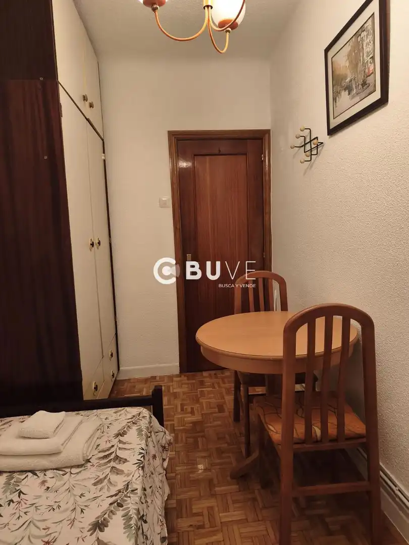 Bedroom of Flat for share in Madrid  with Furnished and Internet
