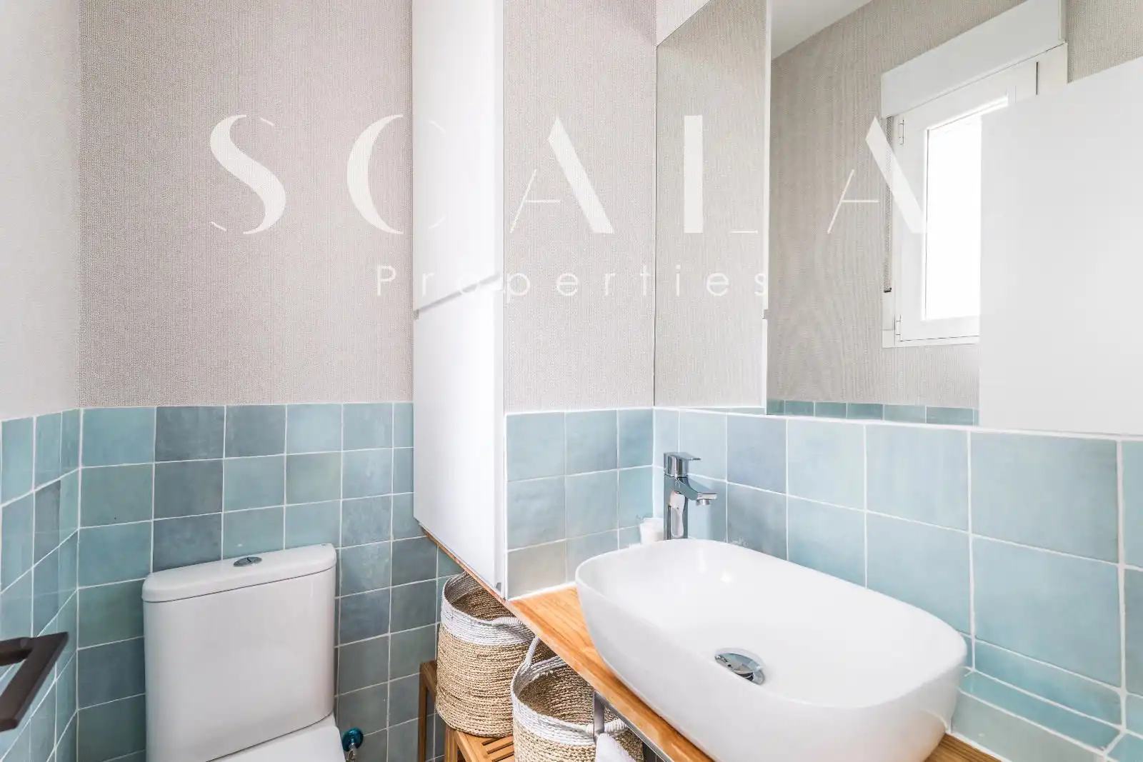 Baño de Piso en venta en Madrid con Aire acondicionado, Calefacción y Amueblado
