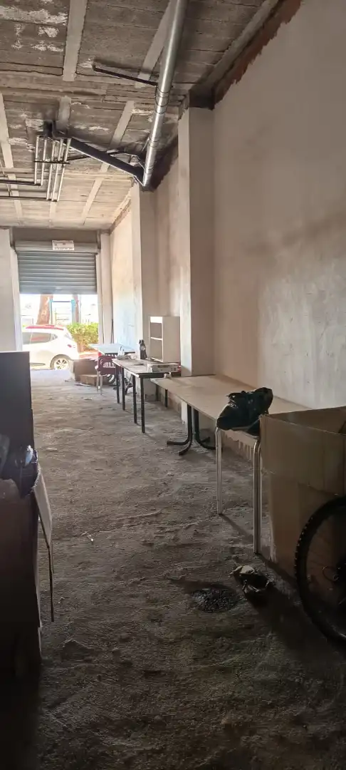 Local en venda a Passeig d'Aragó, 94, Ausias March