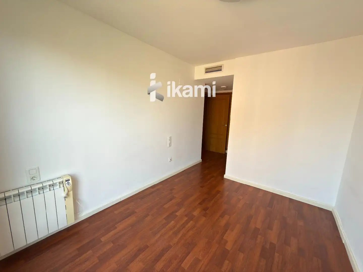 Habitación de Piso en venta en Valencia con Aire acondicionado, Terraza y Piscina