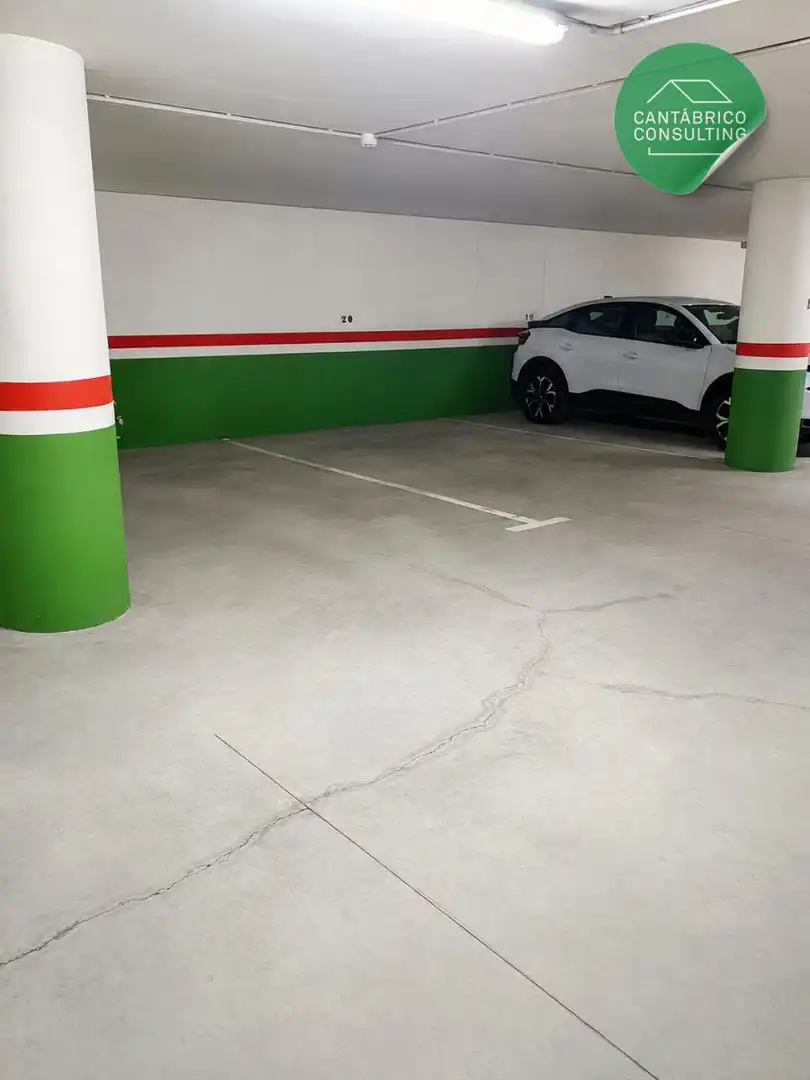 Parking de Piso en venta en Ribadeo con Calefacción y Amueblado
