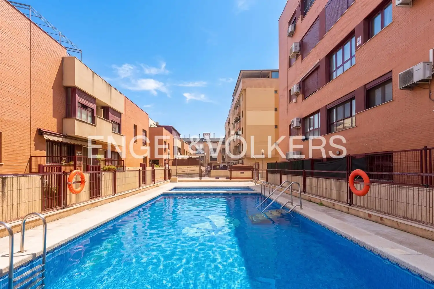 Reihenhaus mit Pool zum Verkauf in Puerto de Sagunto