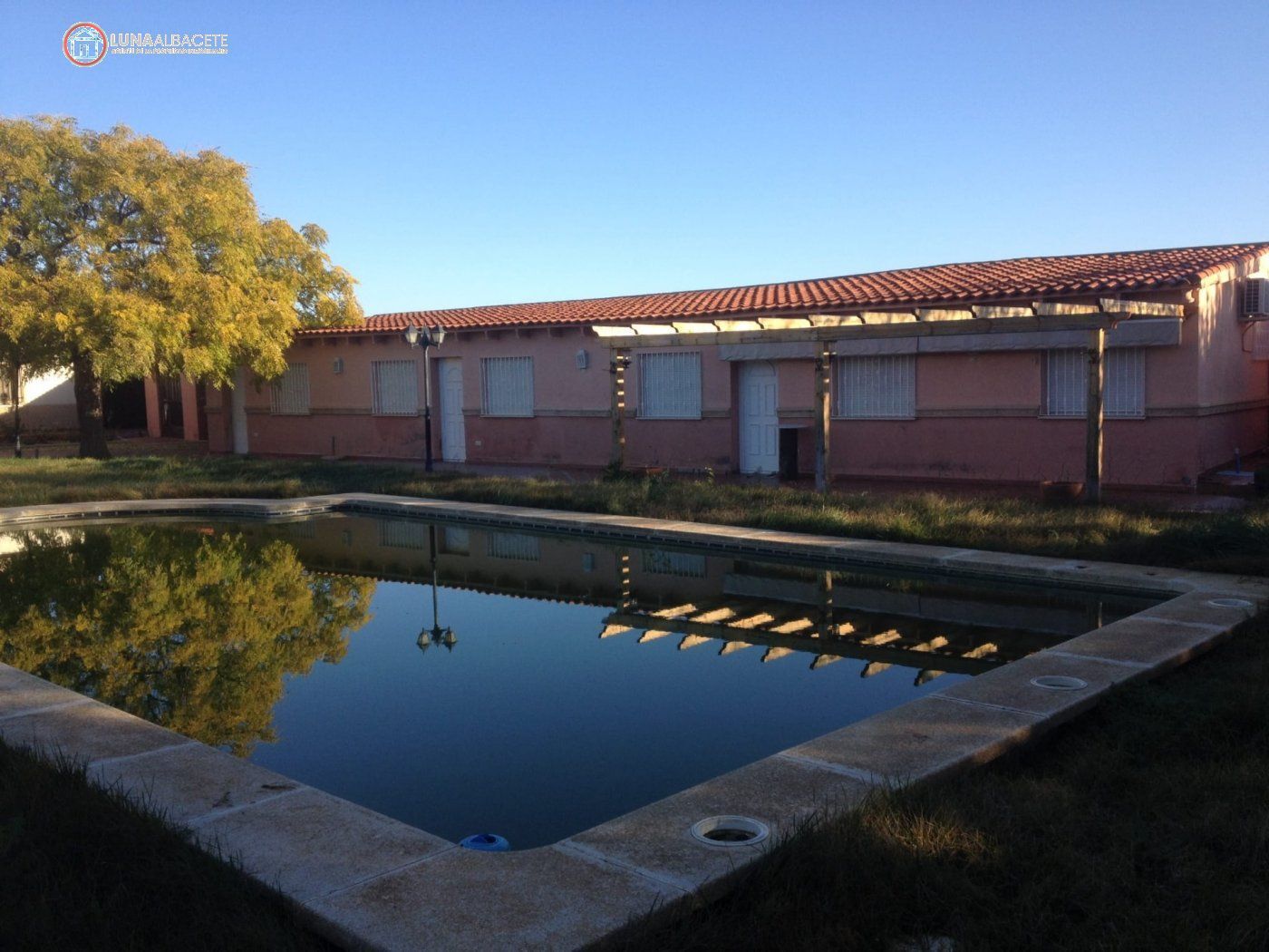 Vista exterior de Casa o xalet en venda en  Albacete Capital amb Aire condicionat, Calefacció i Jardí privat