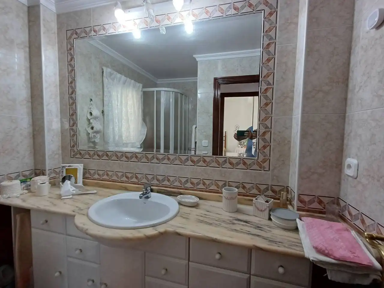 Badezimmer von Wohnung zum Verkauf in Huelva mit Klimaanlage