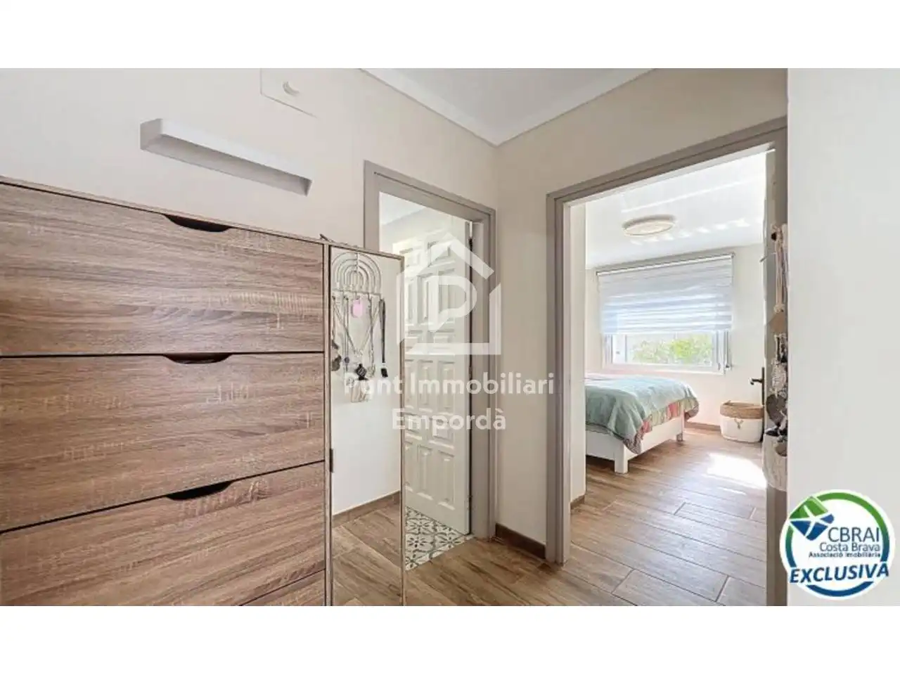 Dormitori de Apartament en venda en Roses amb Parquet, Terrassa i Moblat
