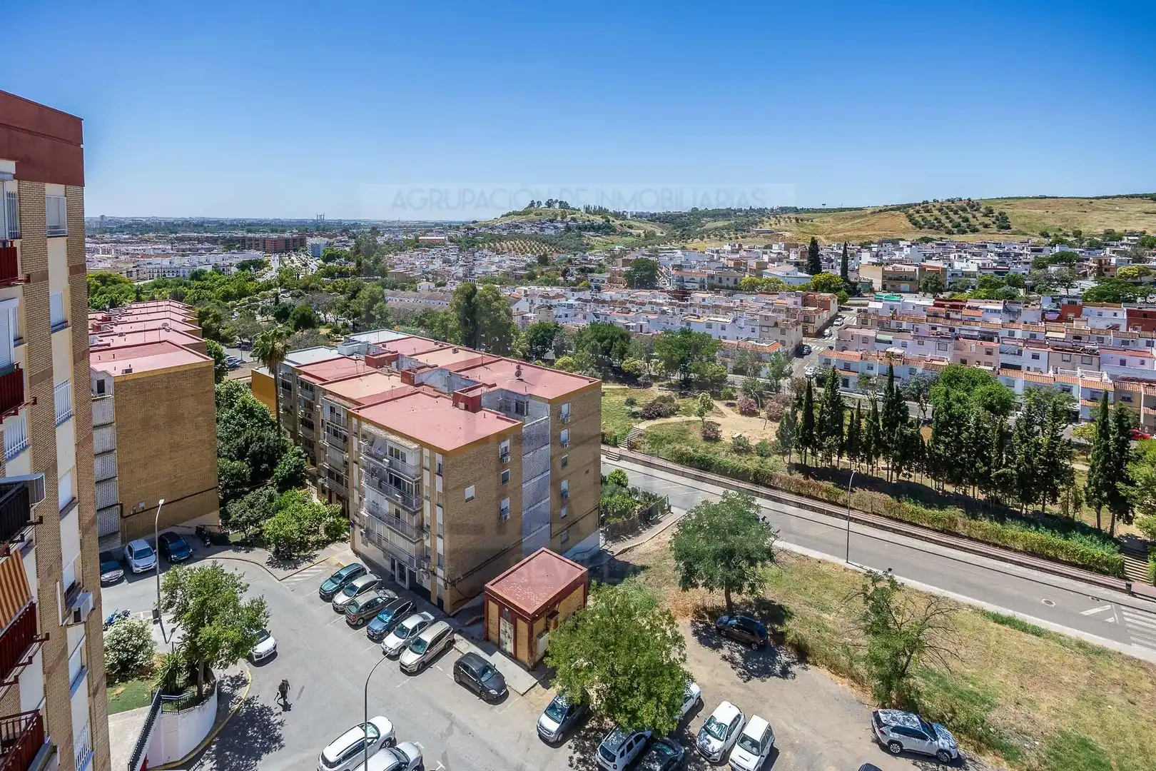 Vista exterior de Pis en venda en Camas amb Aire condicionat, Terrassa i Traster