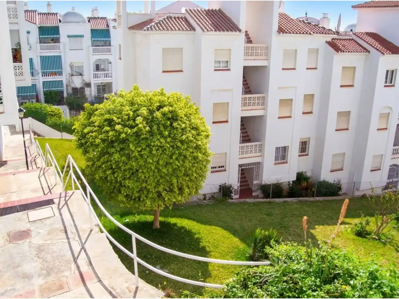 Vista exterior de Piso en venta en Rincón de la Victoria con Aire acondicionado, Terraza y Trastero