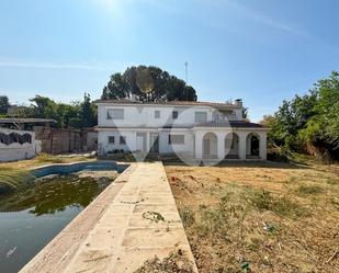 Vista exterior de Casa o xalet en venda en Las Rozas de Madrid amb Calefacció, Jardí privat i Parquet