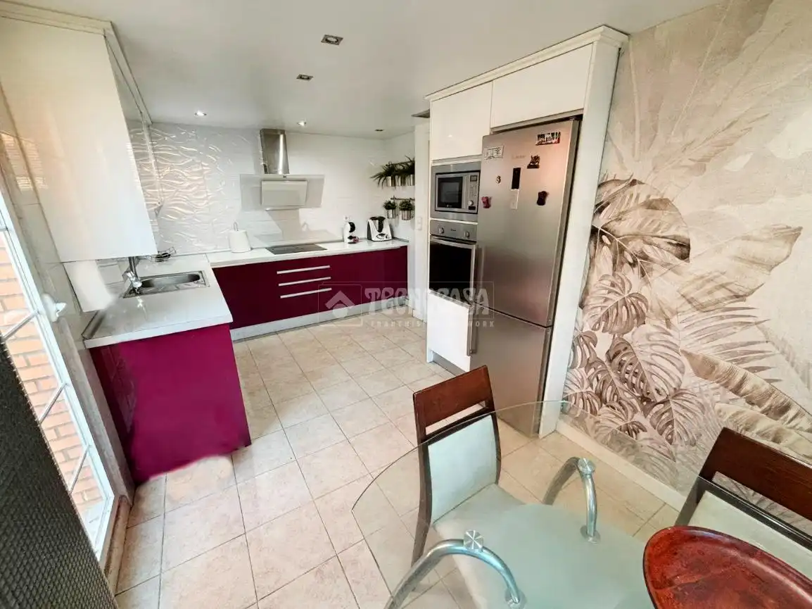 Cocina de Casa adosada en venta en Zaragoza con Aire acondicionado