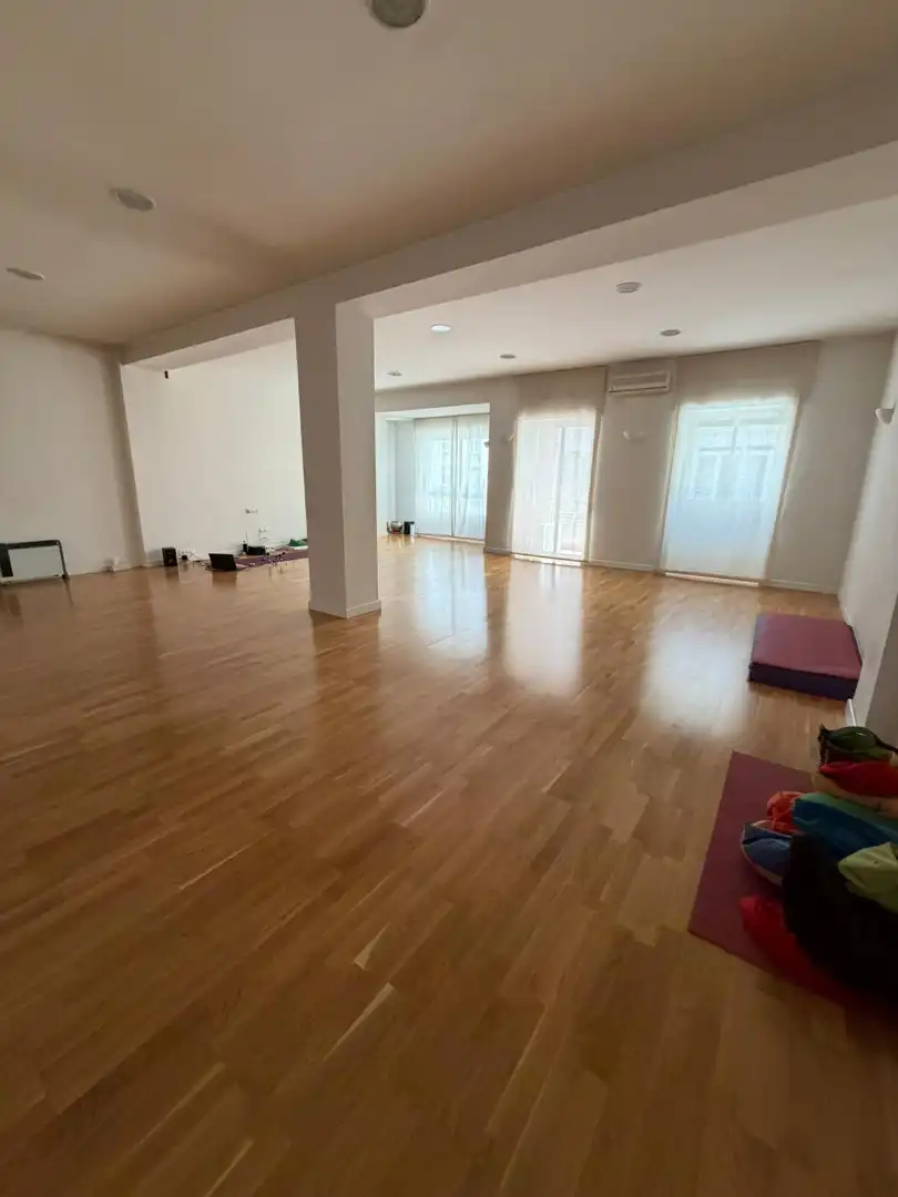 Wohnung zum Verkauf in Granada mit Klimaanlage, Parkett und Terrasse