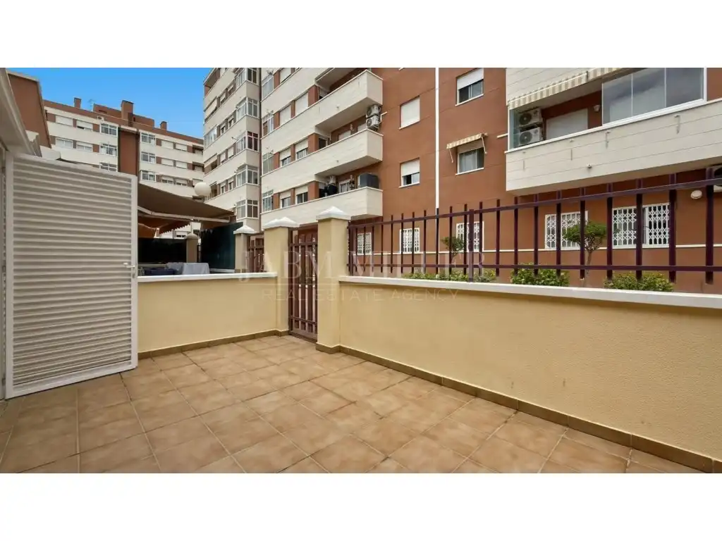 Vista exterior de Casa o chalet en venta en Elche / Elx con Aire acondicionado, Calefacción y Jardín privado