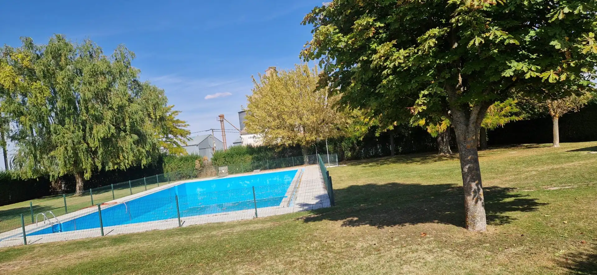 Swimming pool of Houses for sale in El Pedroso de la Armuña   with Heating, Terrace and Storage room