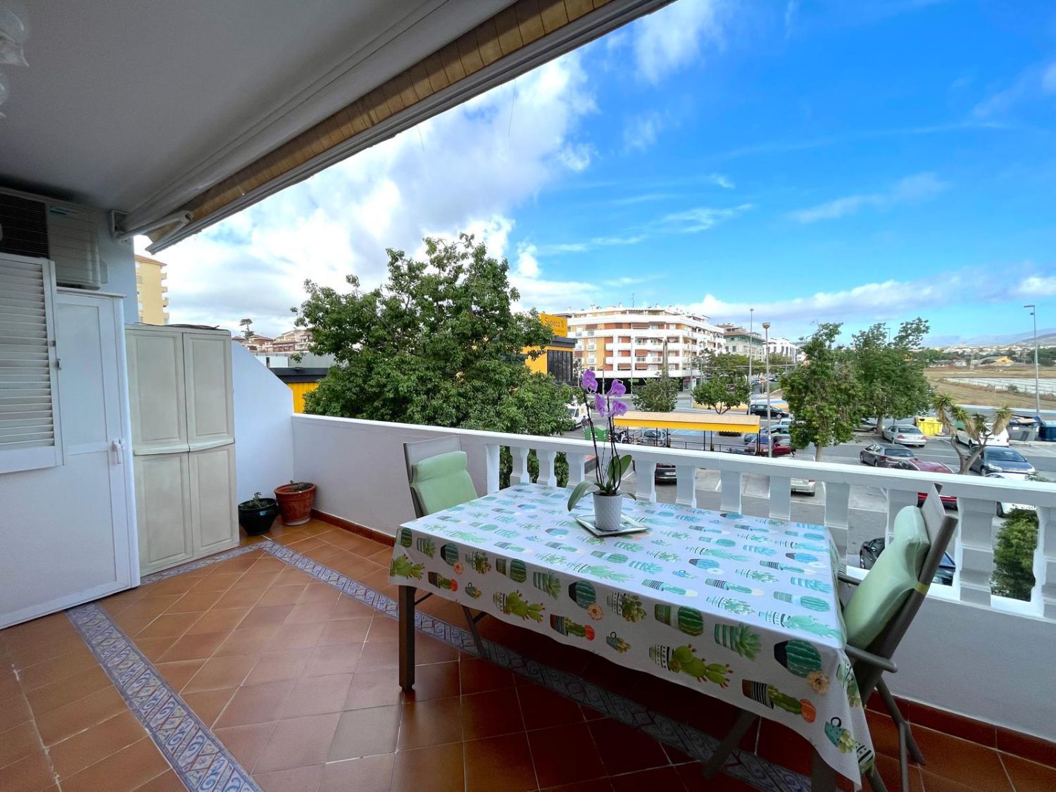Vista exterior de Àtic en venda en Vélez-Málaga amb Aire condicionat, Terrassa i Traster