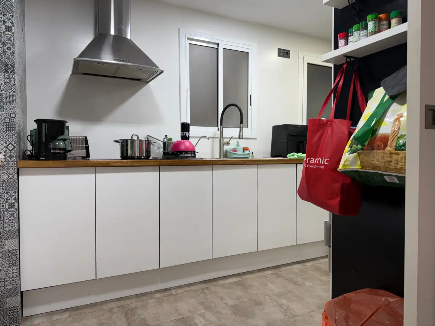 Küche von Wohnung zum Verkauf in Badalona mit Klimaanlage, Heizung und Parkett