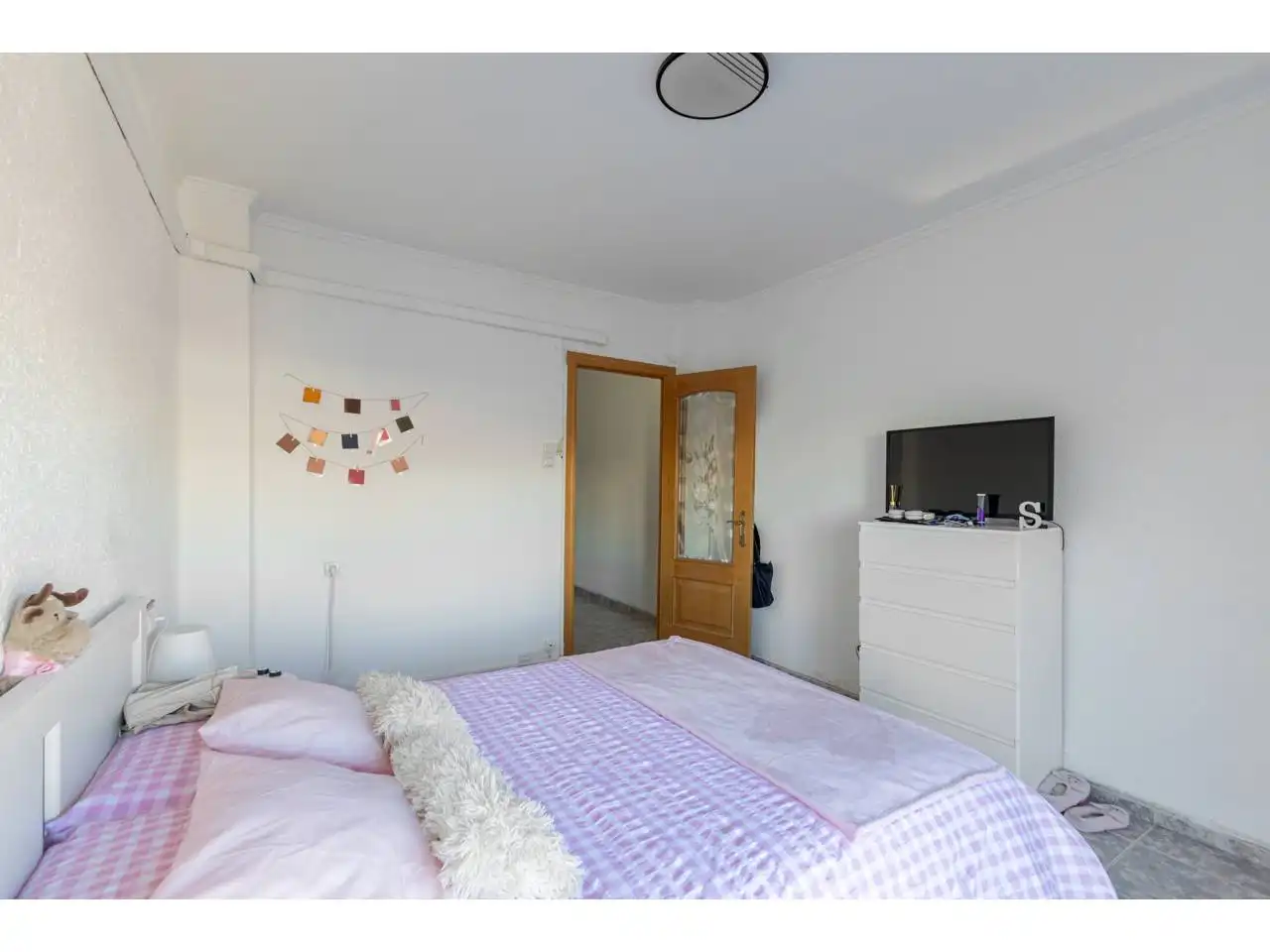 Bedroom of Flat for sale in Valencia  with Air Conditioner, Furnished and Balcony