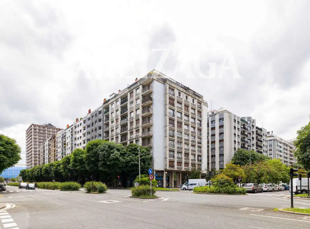 Außenansicht von Wohnung zum Verkauf in Donostia - San Sebastián  mit Heizung und Balkon