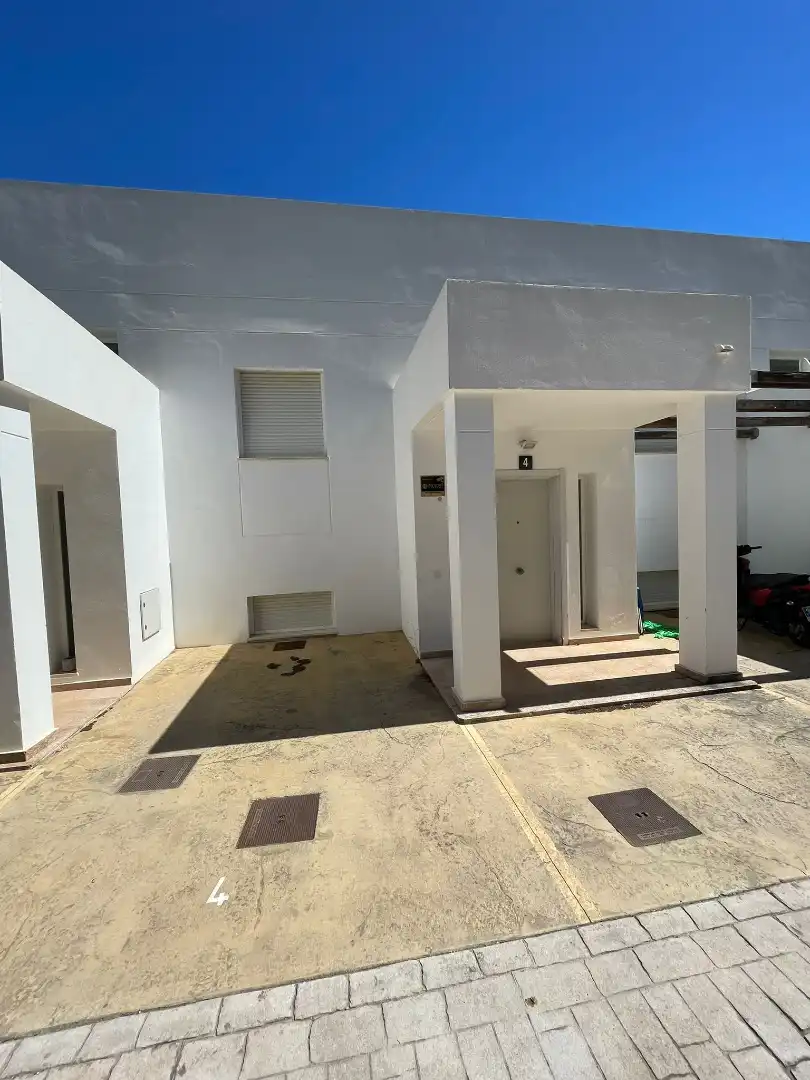 Außenansicht von Einfamilien-Reihenhaus zum Verkauf in Santa Eulària des Riu mit Klimaanlage, Terrasse und Möbliert