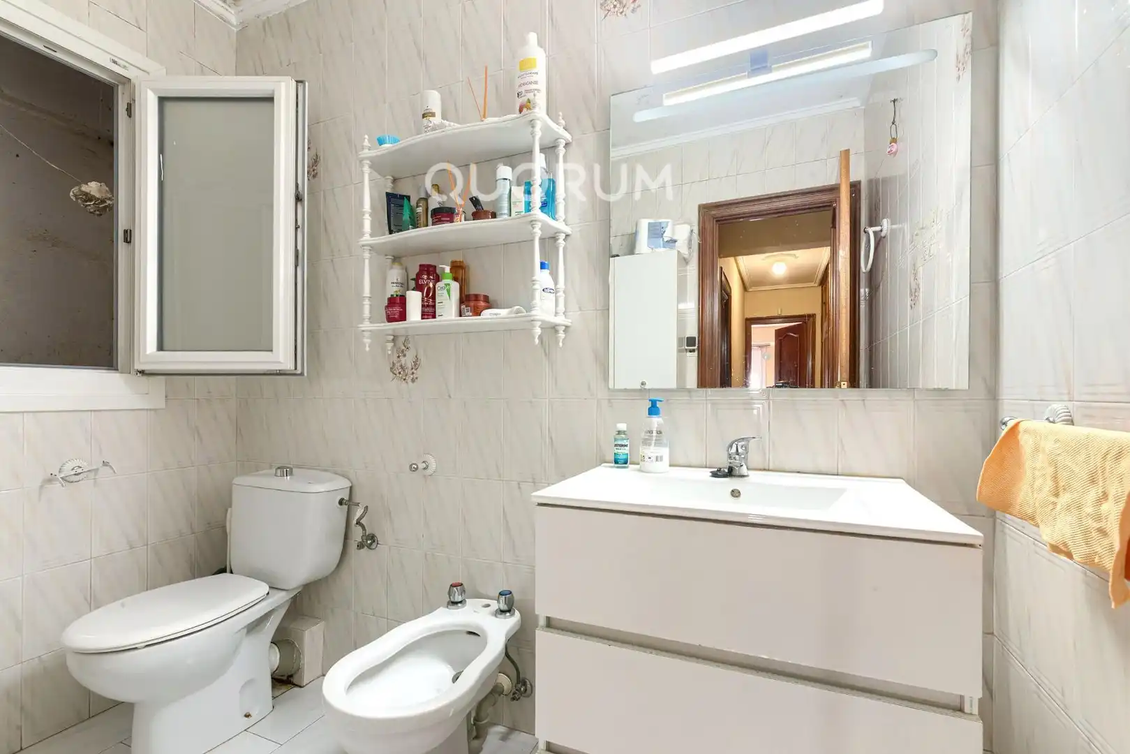 Baño de Piso en venta en Basauri  con Calefacción y Balcón